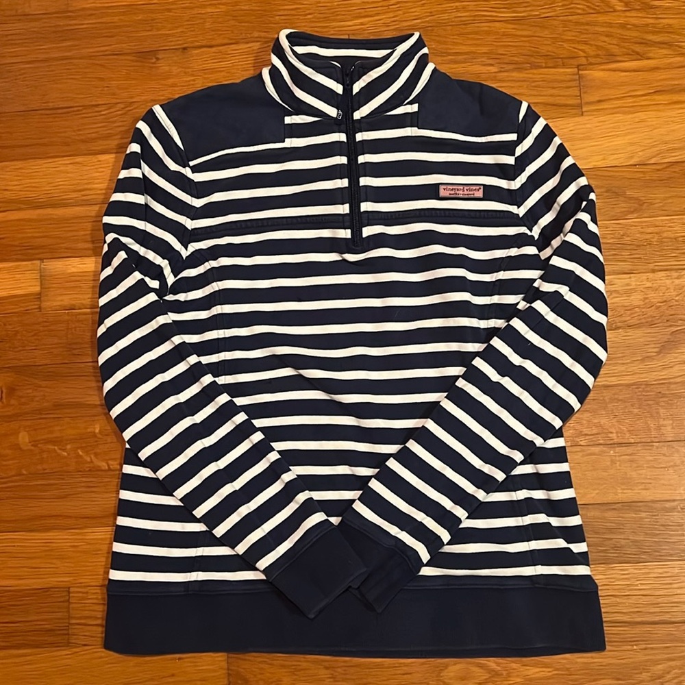 Vineyard Vines, shep shirt. Navy and white. Size small.